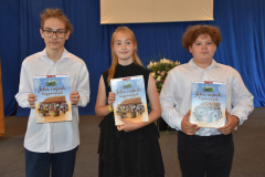 4_tanevzaro_versenyekert_jutalom_konyv_4