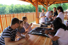 ugyes-emberek-fogl-1